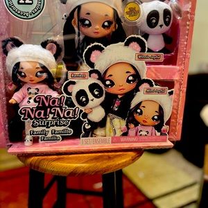 Na!Na!Na Surprise Family